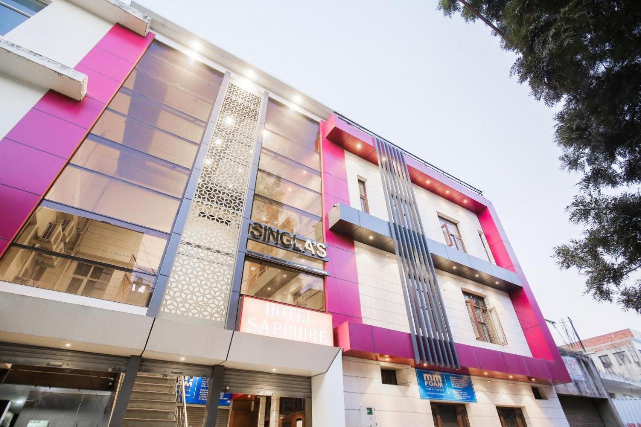 Collection O Sapphire Hotel Chandīgarh Eksteriør billede