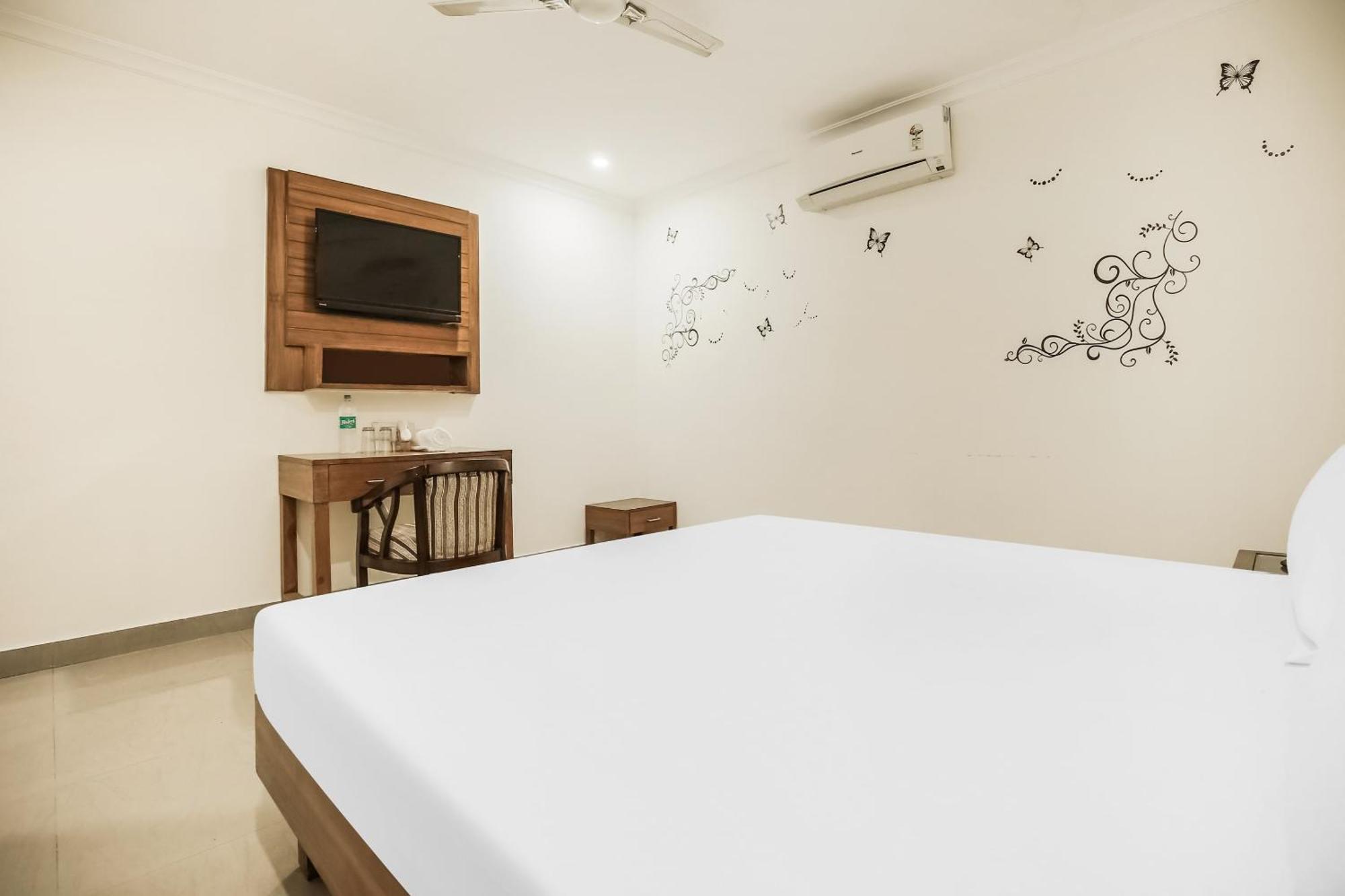 Collection O Sapphire Hotel Chandīgarh Eksteriør billede