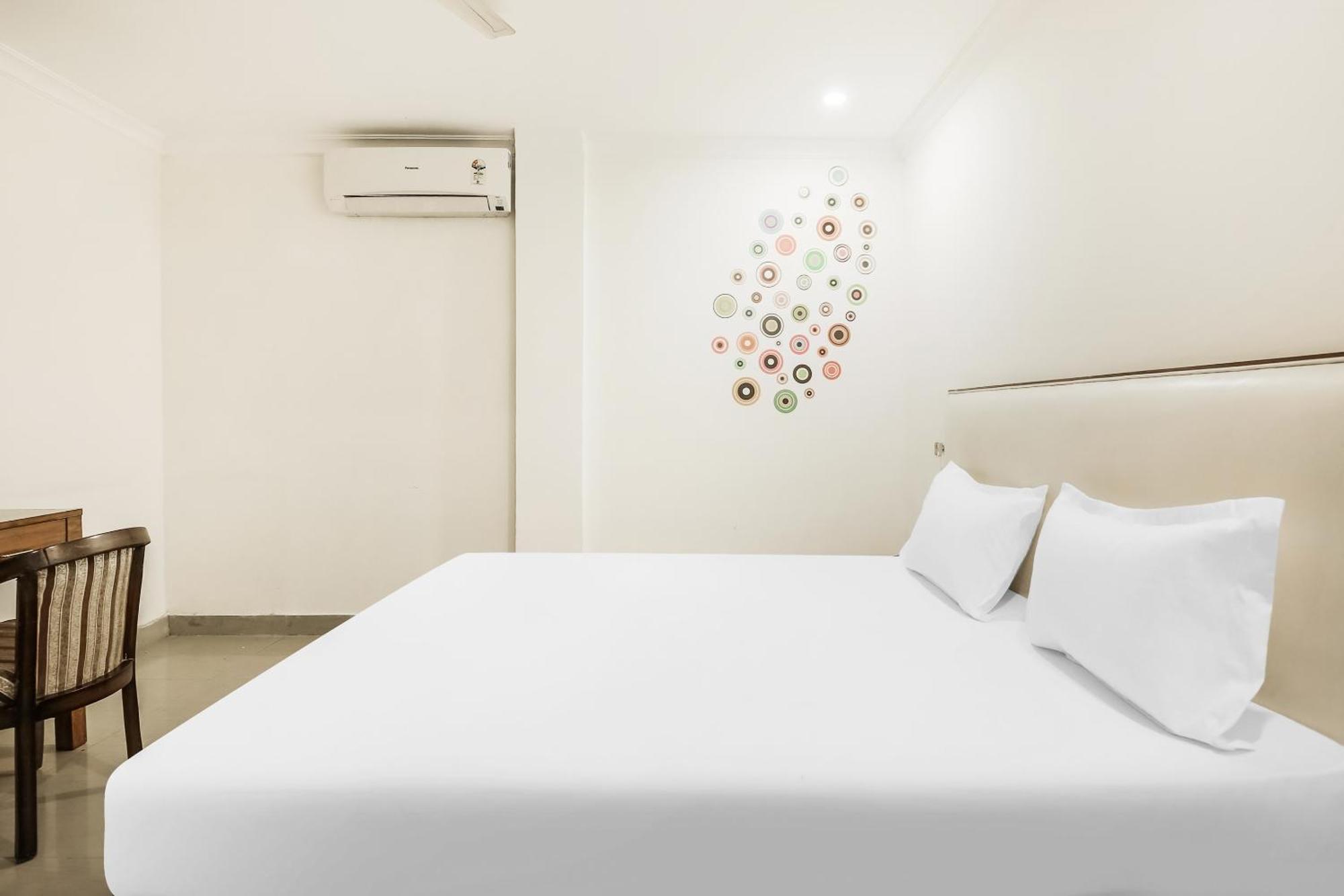 Collection O Sapphire Hotel Chandīgarh Eksteriør billede