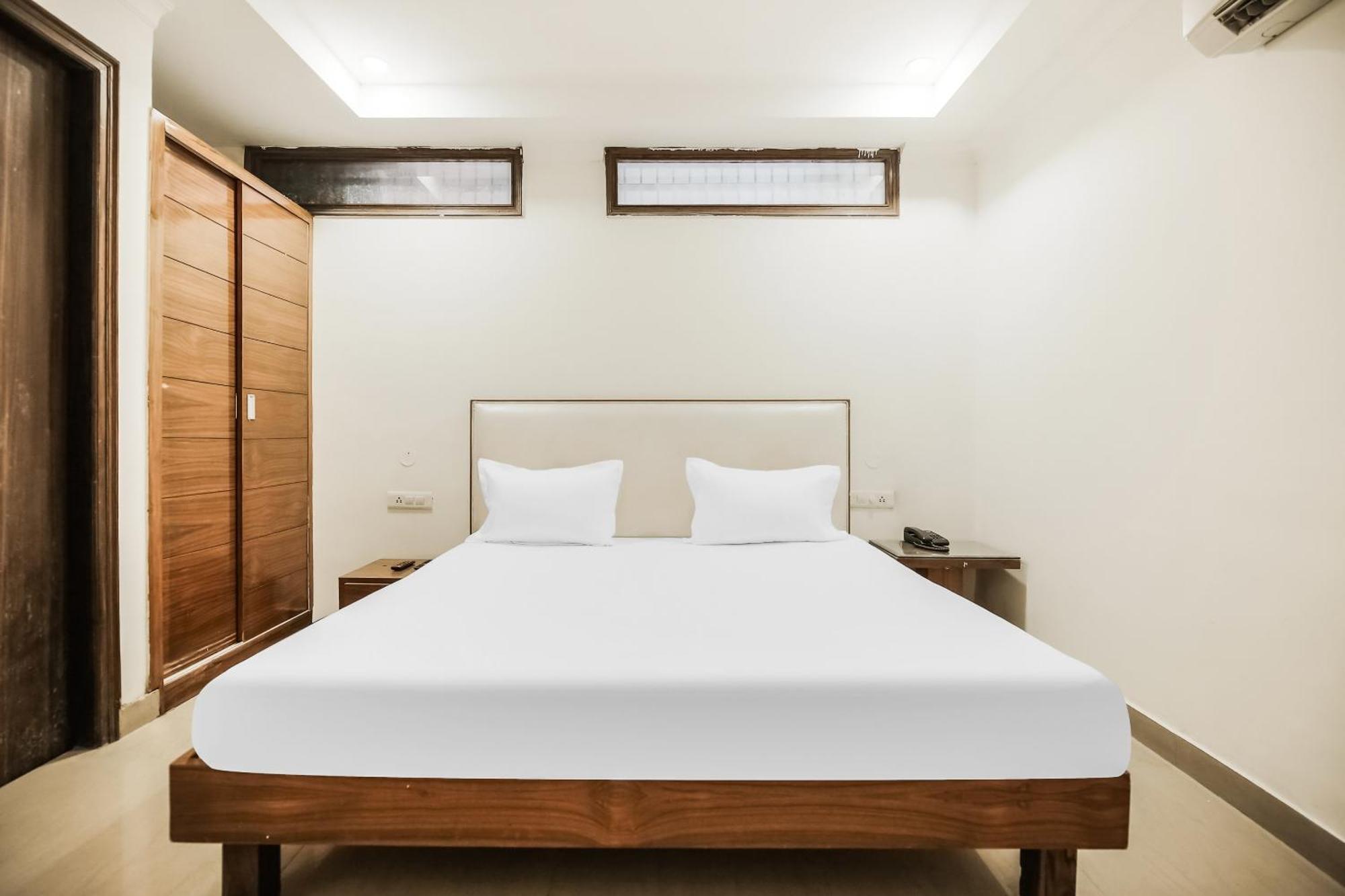 Collection O Sapphire Hotel Chandīgarh Eksteriør billede