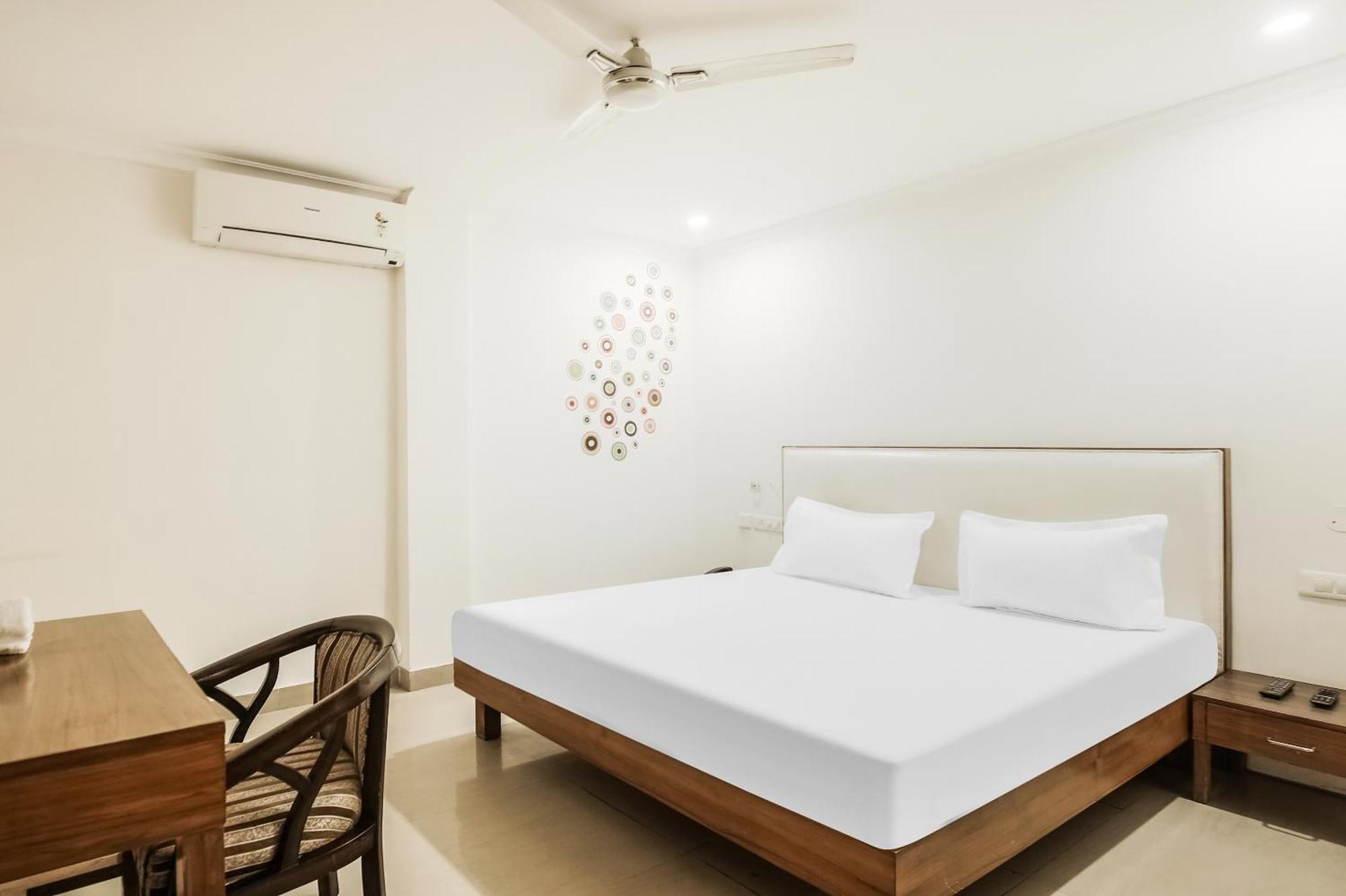 Collection O Sapphire Hotel Chandīgarh Eksteriør billede