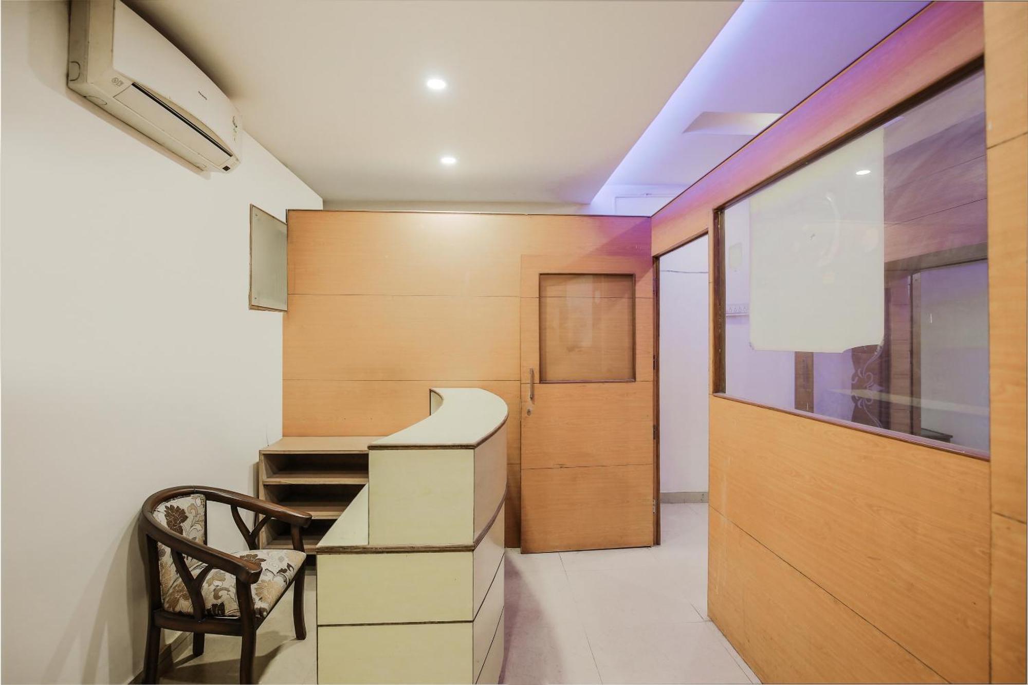 Collection O Sapphire Hotel Chandīgarh Eksteriør billede